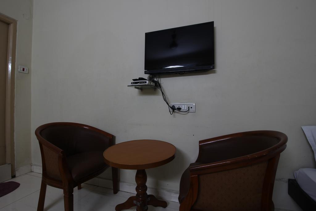 Hotel Maya Deluxe Hyderabad Luaran gambar