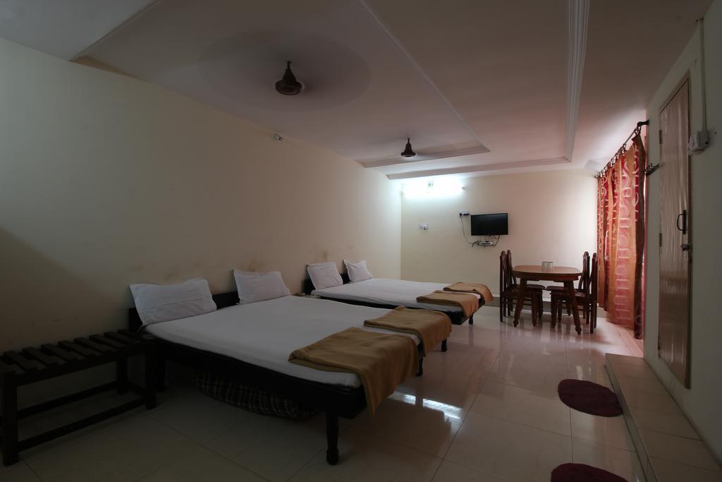 Hotel Maya Deluxe Hyderabad Luaran gambar
