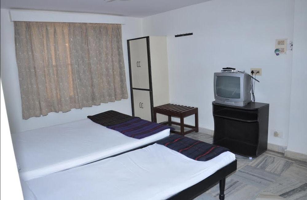 Hotel Maya Deluxe Hyderabad Luaran gambar