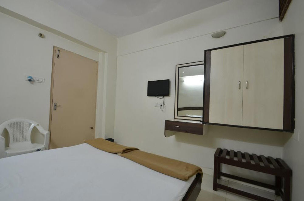 Hotel Maya Deluxe Hyderabad Luaran gambar
